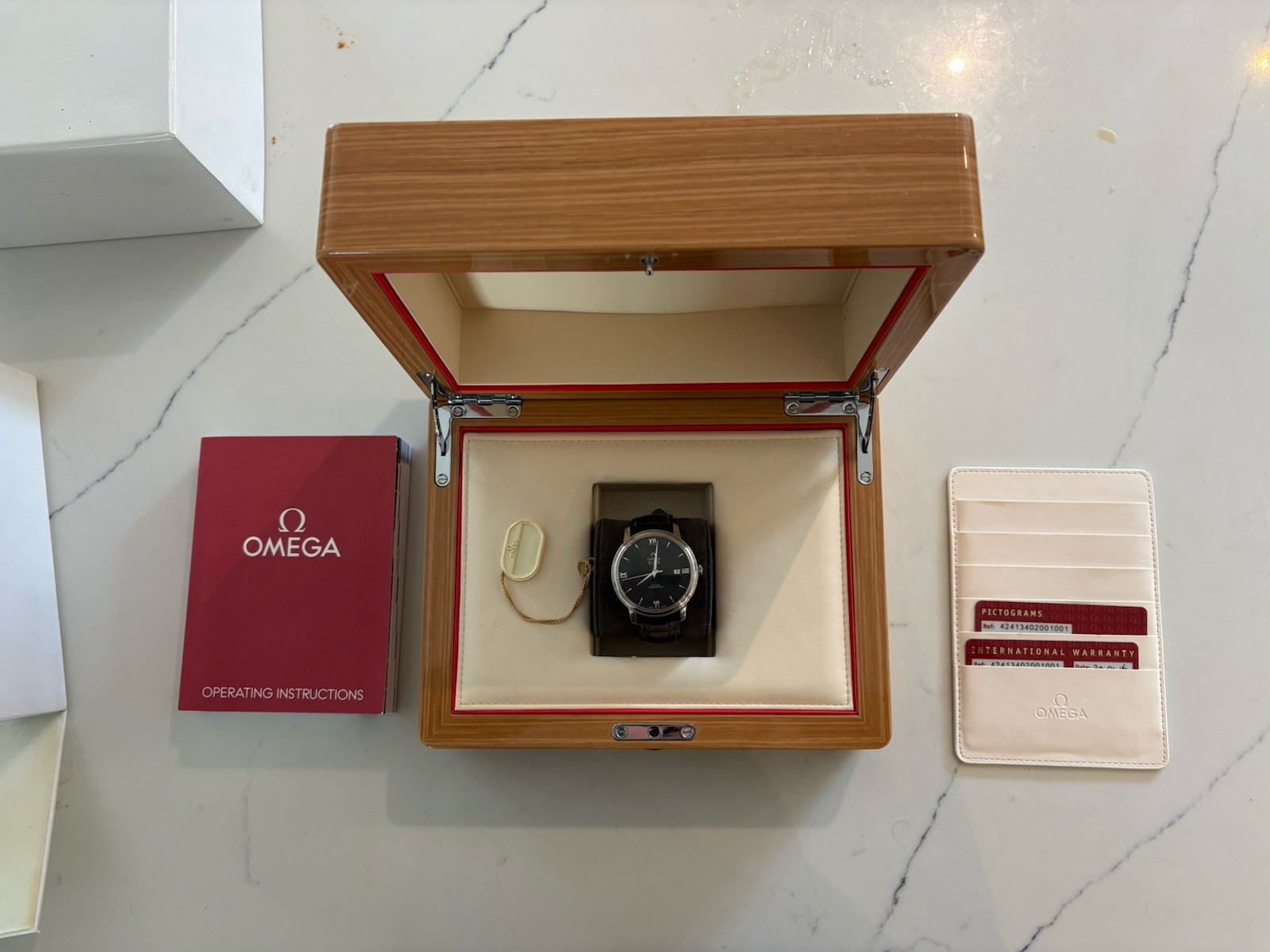 Omega De Ville Prestige Co-Axial Chronometer 39.5mm 424.13.40.20.01.001 Full Set