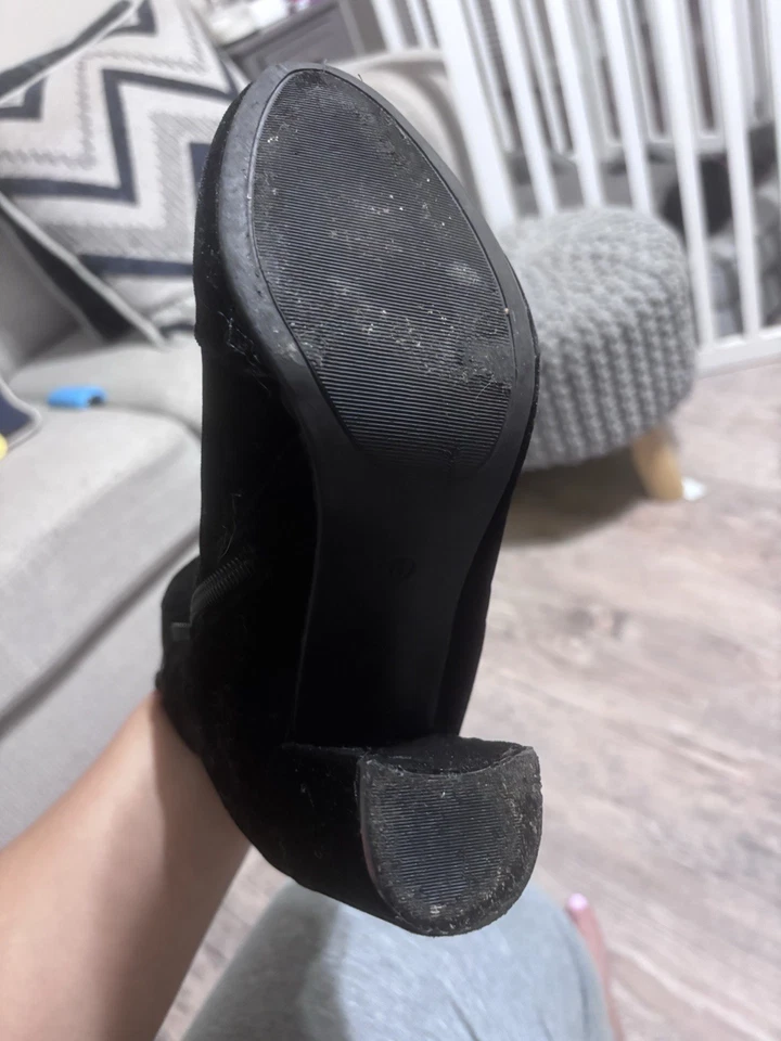 Bota de terciopelo negra para mujer talla 8 (crebilla lateral) Foto 2 de 4