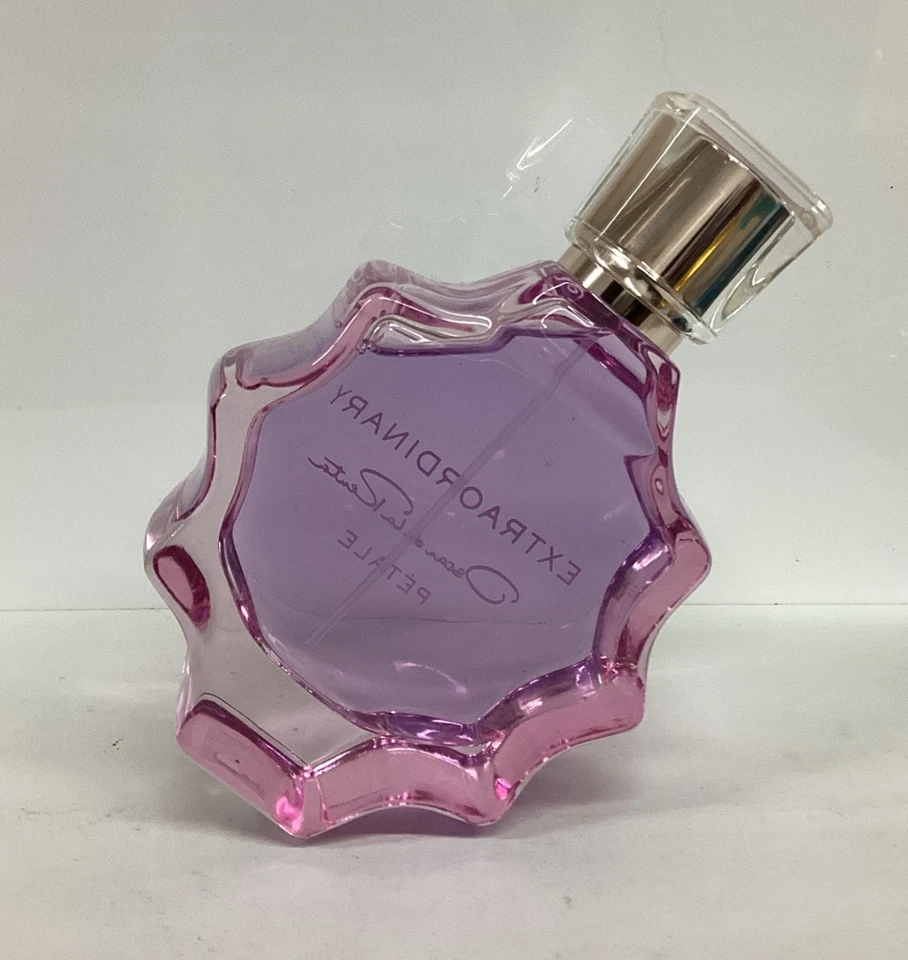 Extraordinary Petale Oscar De La Renta Eau De Parfum 3 盎司喷雾如图片,无盒 — 第 3/4 张图片