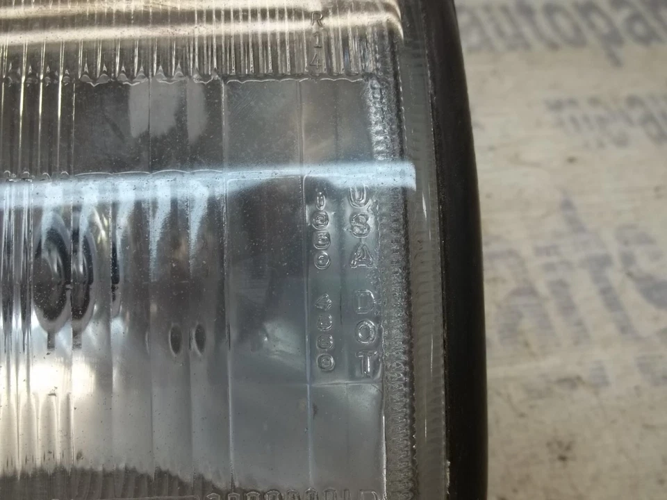 1986-1987 Cadillac Sevilla Eldorado OEM FARO DERECHO FARO FARO Foto 4 de 4