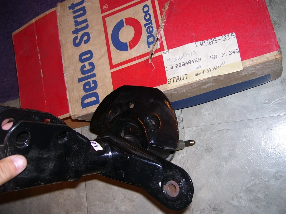 NOS GM 1982 1983 BUICK OLDS J BODY FIRENZA SKYHAWK FRONT STRUT - Imagem 2 de 2
