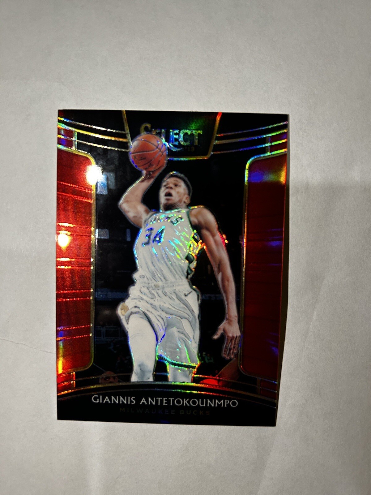 2018-19 PANINI SELECT #13 GIANNIS ANTETOKOUNMPO RED PRIZM REFRACTOR SP /199