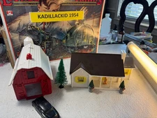 🚂 O SCALE- PLASTICVILLE FARM HOUSE AND BARN - MORE💥 L1475