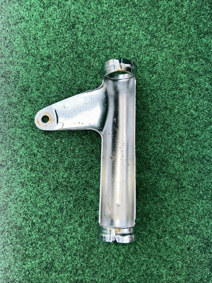 72 Suportes de faróis, refletores e borracha OEM Honda SL125 61312-331-770XW - Imagem 4 de 4