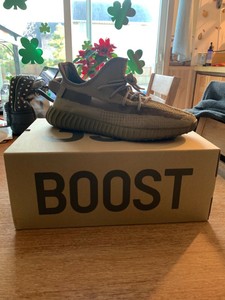 yeezy earth size 12