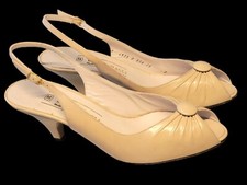 Vintage New Bruno Magli Pumps Heels Slingbacks 7 Beige