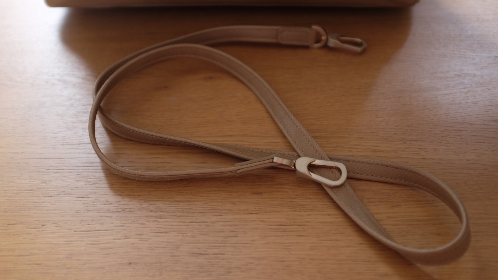 RARE! Genuine Designer Longchamp Beige Leather Bag image 4