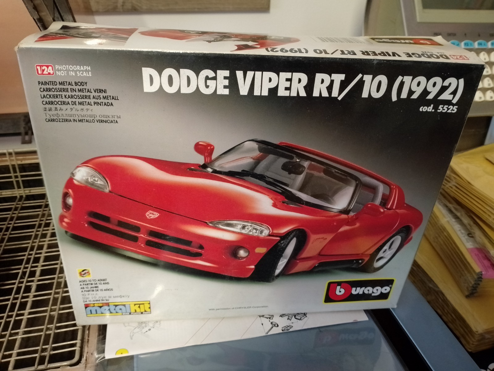 Burago   1:24 DODGE VIPER RT/10 1992