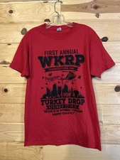 WKRP Turkey Drop 1978 Red Graphic T-Shirt Medium Fruit of the Loom HD Cotton