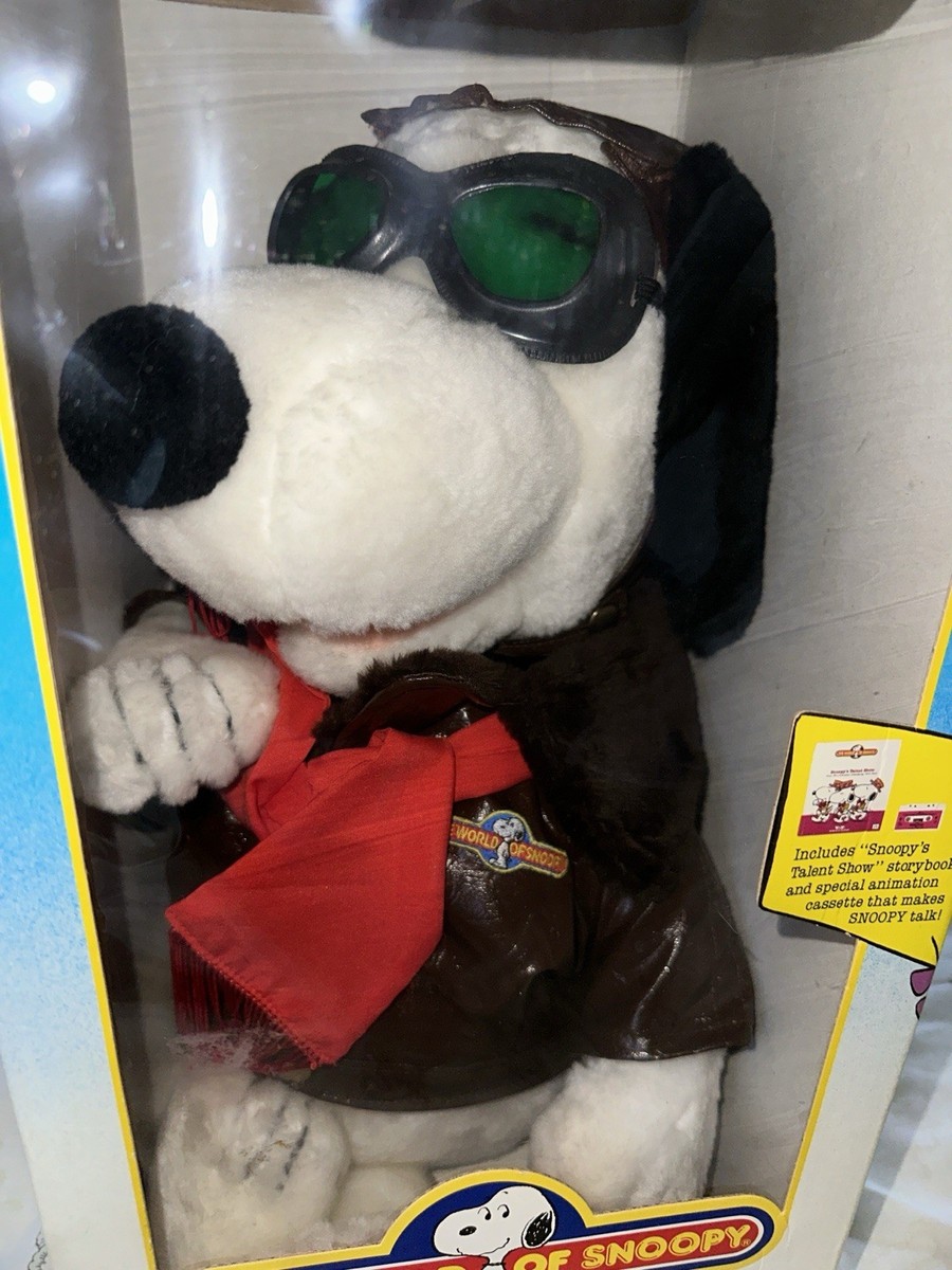 SNOOPY 1986 Worlds Of Wonder Talking Snoopy W/Aviator outfit