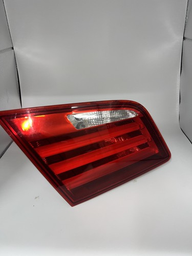 Luz trasera interior izquierda – BMW Serie 5 F10 Pre-LCI (7203225) - Photo 1/6