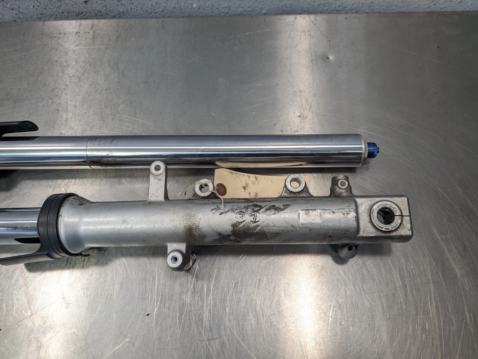 99-02 YAMAHA YZF R6 YZFR6 OEM RIGHT LEFT FRONT SUSPENSION FORKS *SMALL BEND - Image 4 of 4