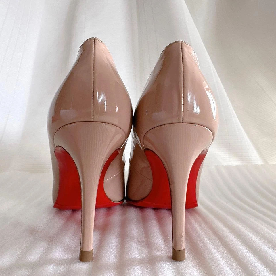 Escarpins Christian Louboutin en cuir verni Mary Jane beige nude taille 36... - Photo 4/4