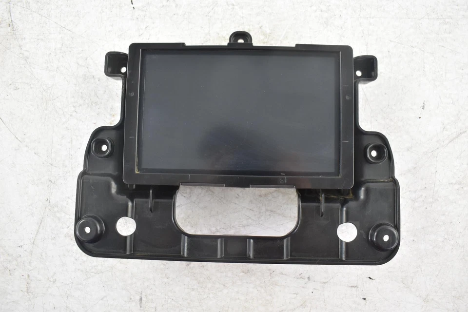 Pantalla de infoentretenimiento central delantera usada se adapta a: camioneta GMC Sierra 2500 2016 grado Foto 2 de 4