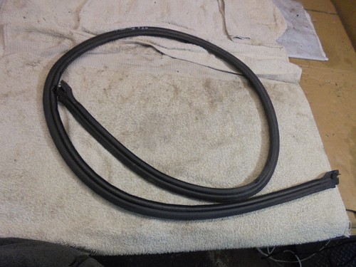 Sunroof sealing rubber