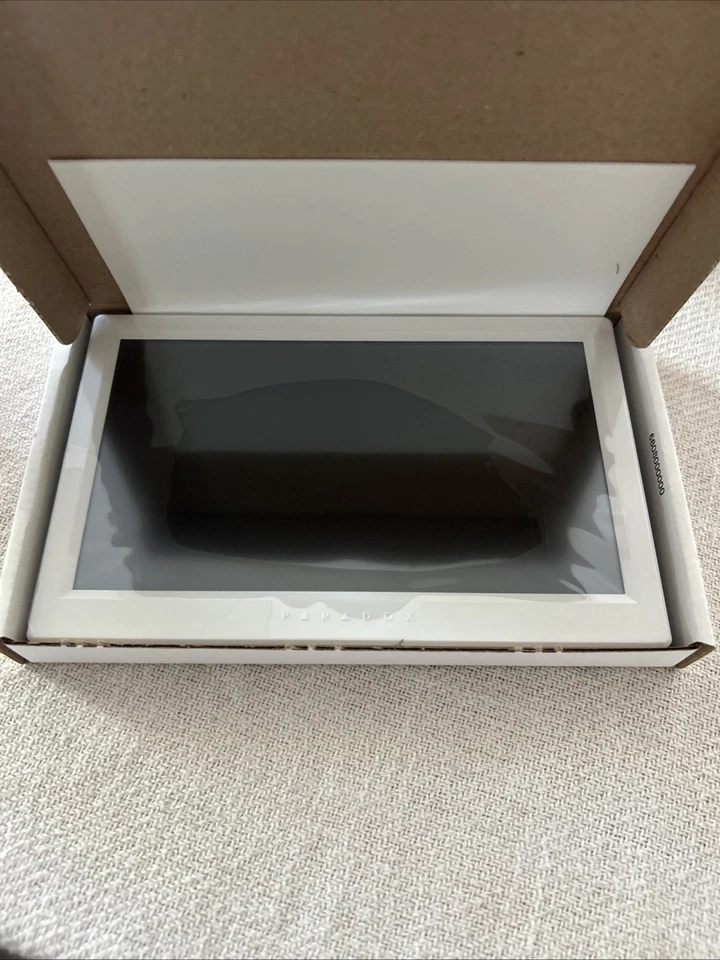 Paradox TM70 Touch Intuitive Touchscreen Keypad - White. New In Box - Image 3 of 3