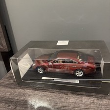 Mercedes-Benz CLS 55 AMG CLS-Klasse 1:18 Red Diecast Model Car Dealer edition