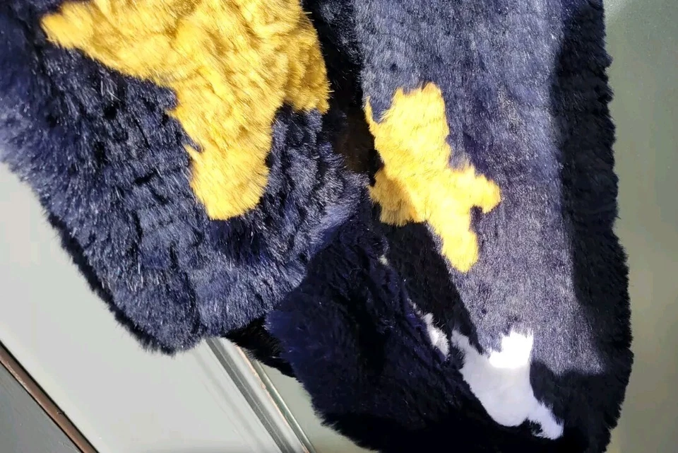 Neiman Marcus 正品兔子针织围巾海军蓝白色和黄色星星 — 第 4/4 张图片