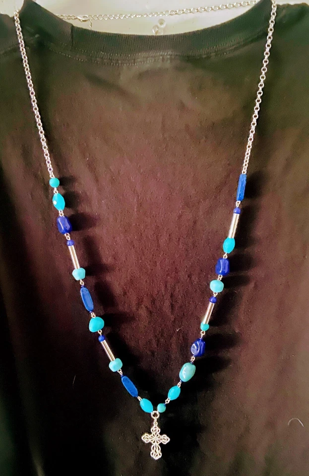 North River Outfitter NRO 蓝色 Lucite 珠银色十字架项链 W — 第 4/4 张图片