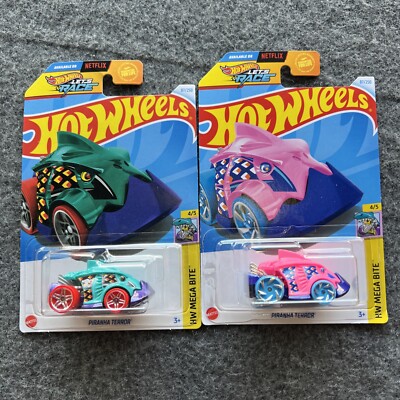 Hot Wheels Mega Bite Piranha Fish Monster Beast Teal Pink Variation Color Set