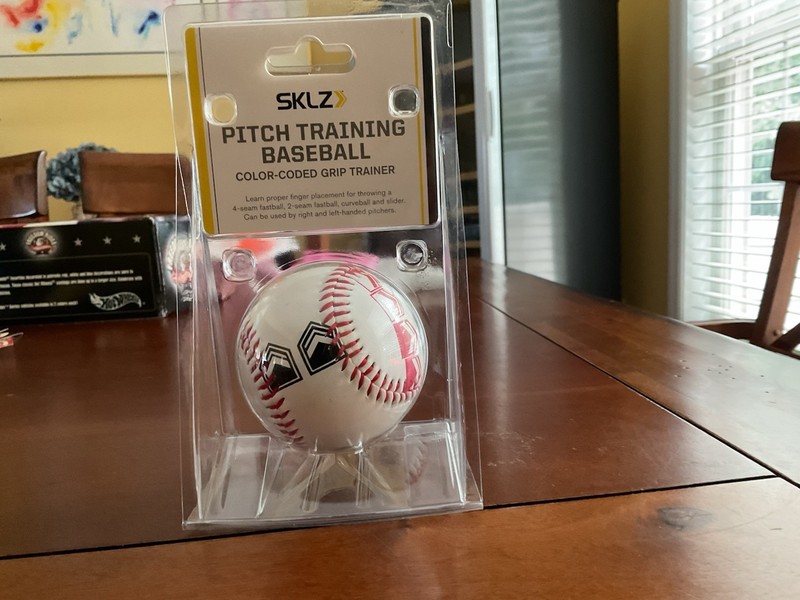 2019 SKLZ PITCH TRAINING BASEBALL (OFFICIAL SIZE) BRAND NEW