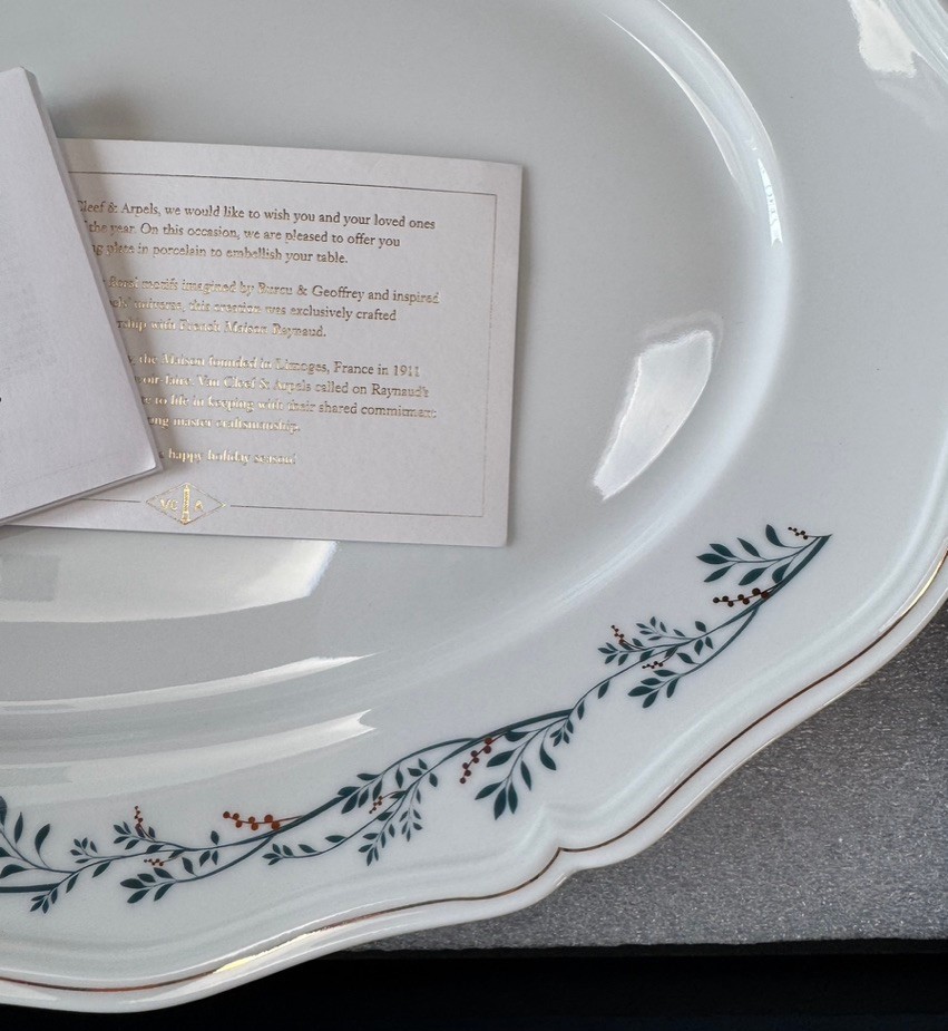 ヴァンクリ　イヤーズギフト　RAYNAUD ホワイトオーバルプレート Raynaud Limoges for Van Cleef & Arpels Oval Serving Plate Platter