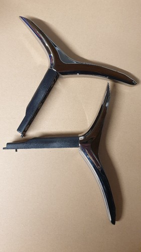 Medion MD31255 DEN-A Standfüsse Standfuss Ständer inkl Schrauben #TV1189