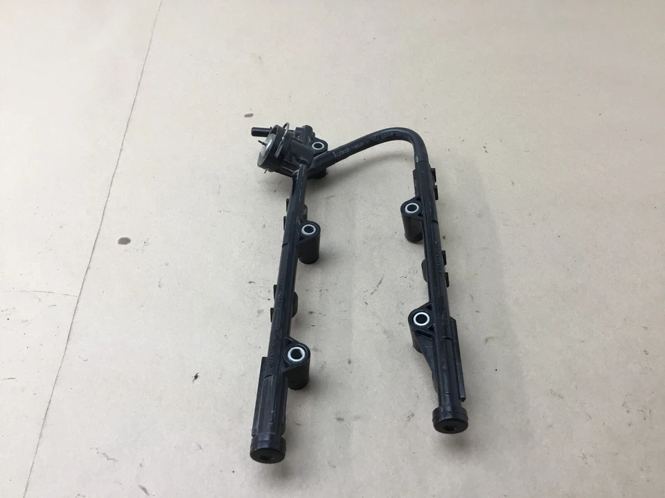 Línea de tubería de riel de inyección de combustible Lotus Evora S 2+2 2014 3,5 L 10-14:O Foto 2 de 4