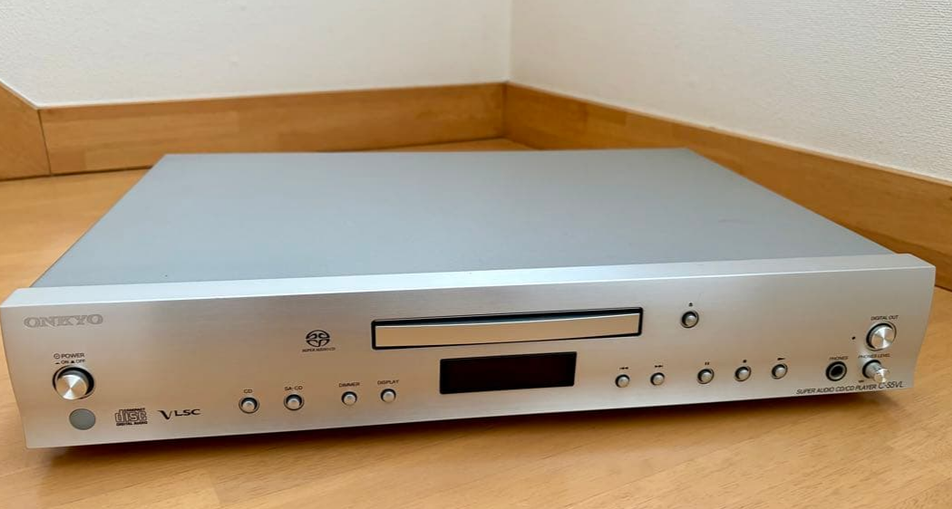 ONKYO スーパーオーディオプレーヤー　　C-S5VL ONKYO C-S5VL SACD Player Super Audio CD Silver High Quality DAC Hi