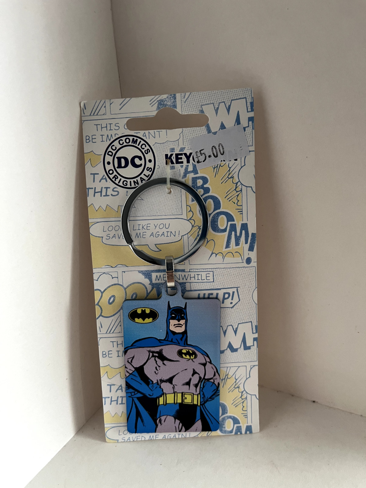 DC COMICS BATMAN METAL KEYCHAIN - BRAND NEW
