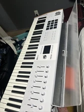 Arturia KeyLab 88 mk3 White 88 Key Weighted Hammer action Keyboard Controller