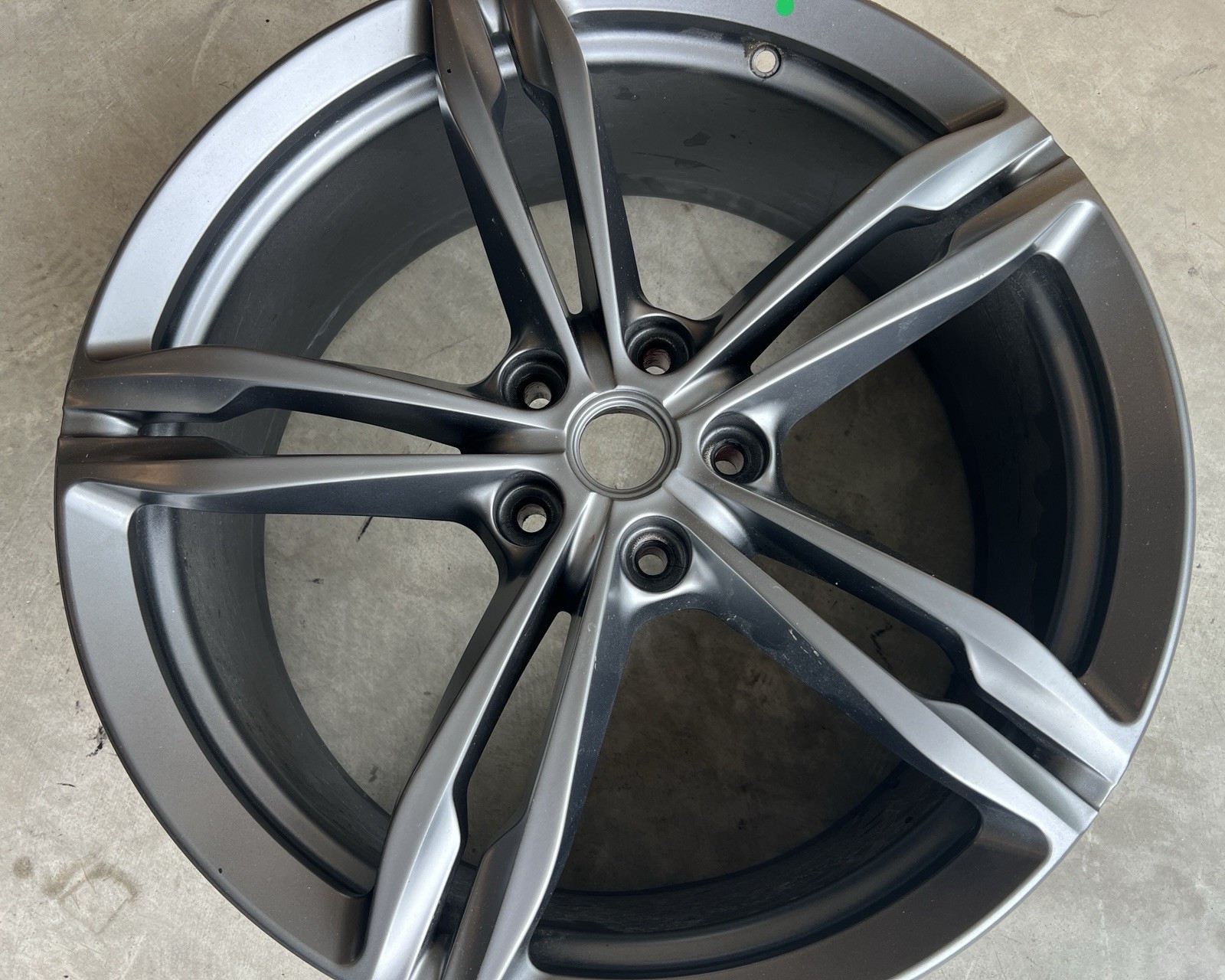 Ferrari GTC4Lusso Front Wheel P/N 328456