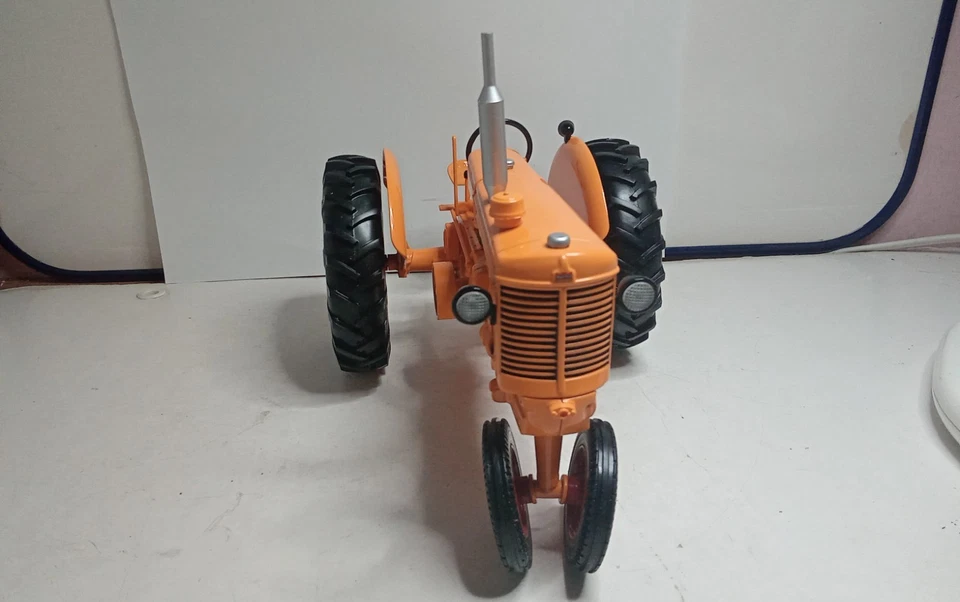 SPECCAST 1/16 RARE!! TRACTEUR MINNEAPOLIS MOLINE ROUES AV ETROITES BON ETAT gé - Photo 3/4