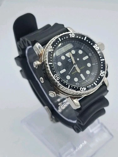 Vintage Seiko Quartz Divers Watch