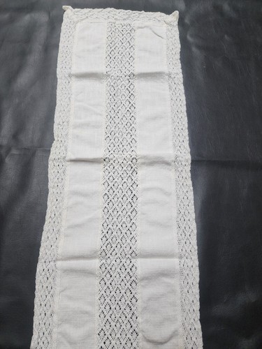Vintage Crochet Table Cloth runner Made In AUSTRIA - Picture 7 of 16