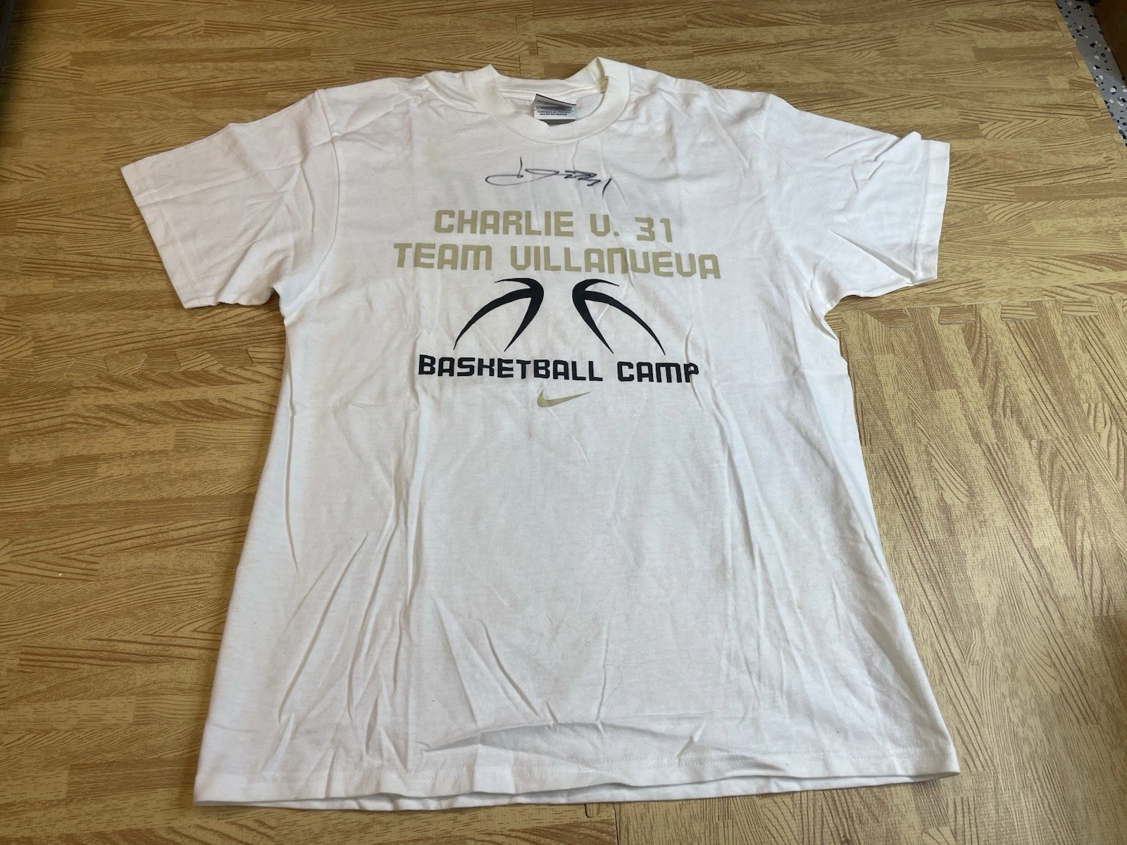 Vintage Nike Autographed Charlie Villanueva Basketball Camp T Shirt Mens Small