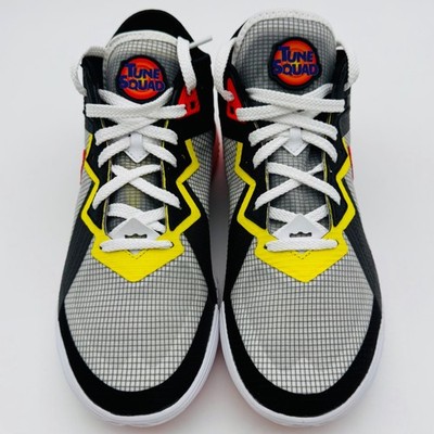 Nike Space Jam x LeBron 18 Low Sylvester x Nike Tweety CV7562-103
