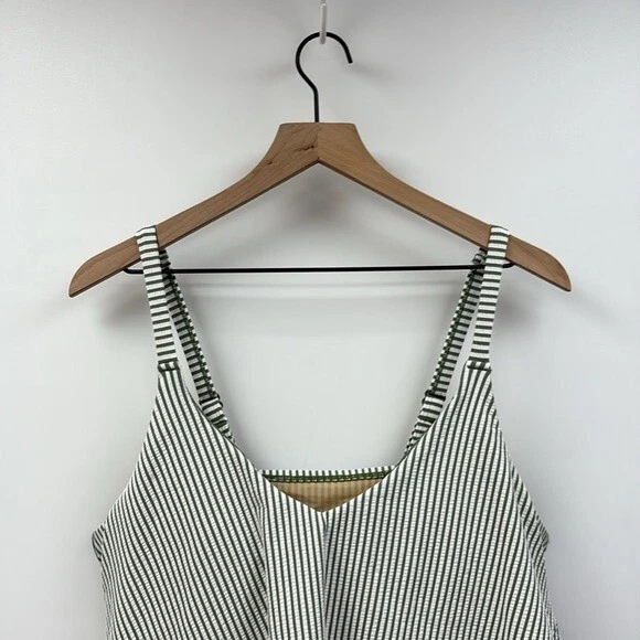 Nuevo sin etiquetas Camiseta de natación Tankini Lane Bryant Cacique Seersucker a rayas con volantes verde 16 Foto 2 de 4