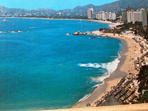 Condesa Beach and the Bay: Acapulco, Mexico - Vintage Postcard - Picture 2 of 3
