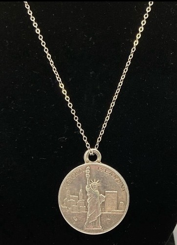 Sterling Silver Liberty Island Pendant Necklace 12.70 Grams
