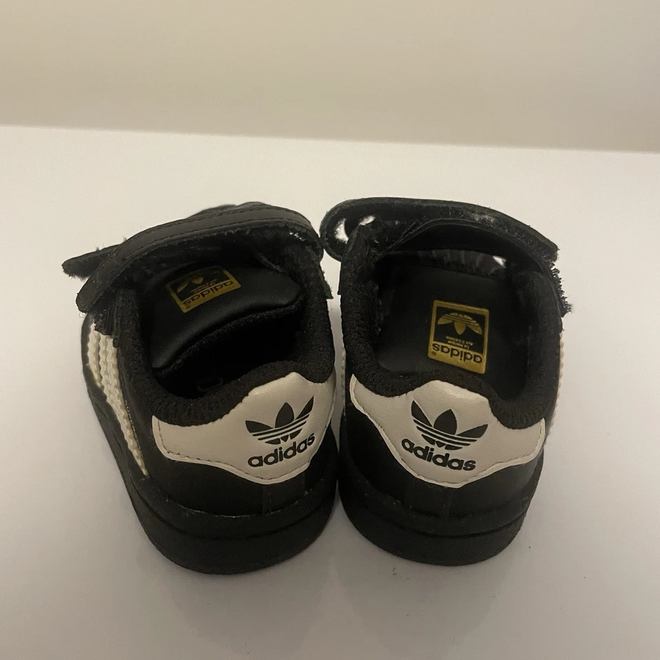 Baby Shoes- Adidas Baby/toddler Superstar Forum Low crib shoes UK/US Size 4K - image 4 of 4