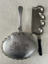 Vintage EVERLAST Silent Butler/Crumb Catcher Hand Forged Aluminum & Dustpan