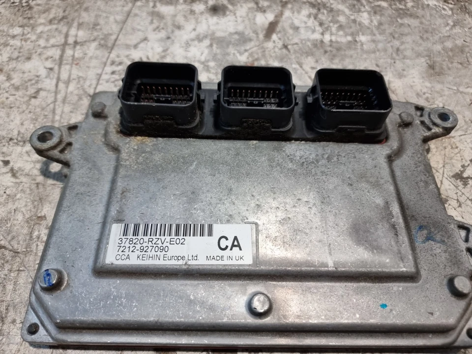Honda Cr-V Engine Control Unit ECU 2.0 i-VTEC 4WD Petrol 2007 MK3 37820-RZV-E02 - Image 3 of 4