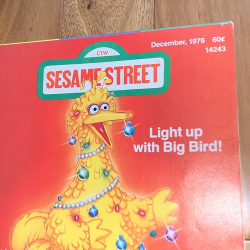 Sesame Street CTW Vintage Magazine December 1976 #58 Light Up With Big Bird NICE - Picture 3 of 9