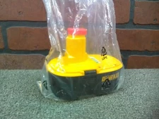 Dewalt DC9096 OEM 18V XRP 2.4 Ah Single Battery-***NOS***