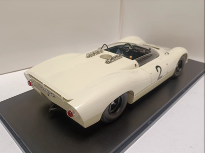 Porsche 910/8 Bergspyder Alpen Bergpreis 1967 - Matrix 1/18