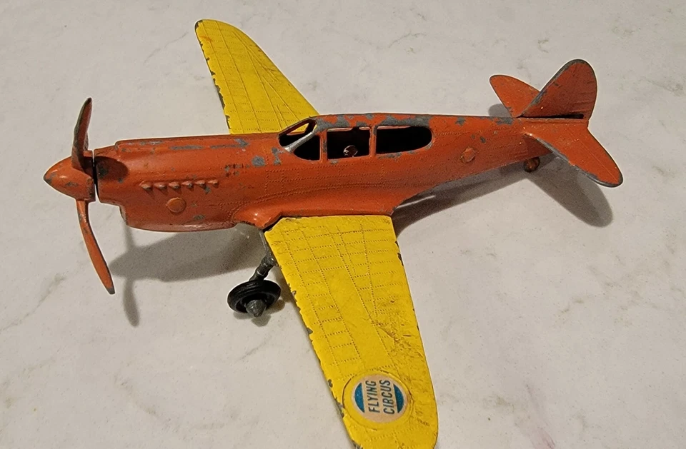 3 Aviones de Juguete Hubley De Colección Segunda Guerra Mundial - Bombardero, Bombardero, P-40 Foto 4 de 4