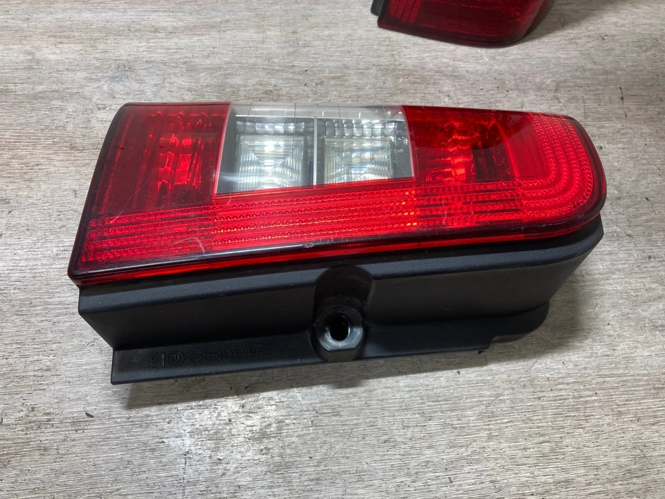 2006 PEUGEOT PARTNER PASSENGER & DRIVER SIDE REAR TAIL LIGHTS PAIR - Image 4 of 4