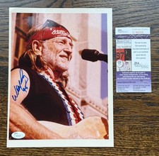 Willie Nelson Signed (JSA) Country Music Legend Signed 8x10 Autographed Photo
