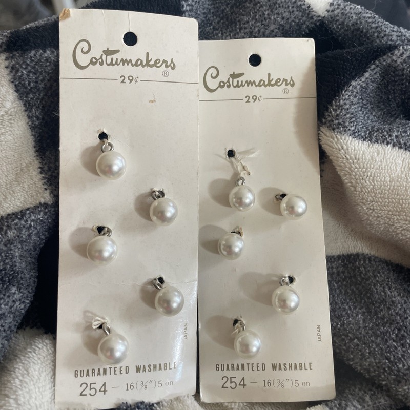 Costumers 254 16 (3/8”) 5 On Vintage Buttons Pearl Looking 2 Sets